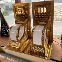 Replika lampu pilar masjid nabawi